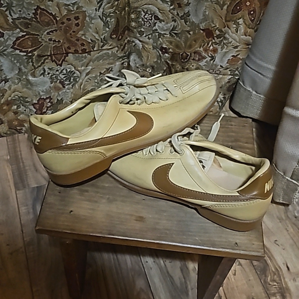 Vintage Size 9 Men Nike Bowling Shoes